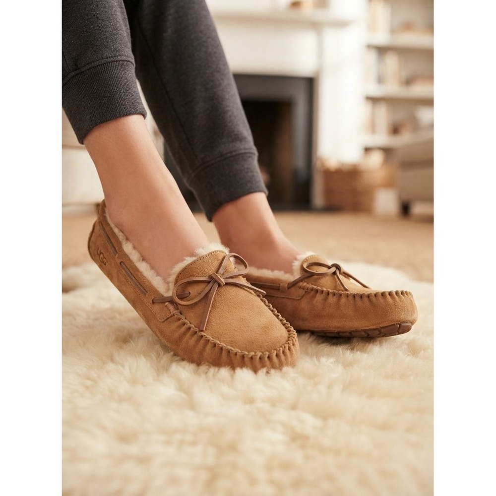 UGG Dakota Chestnut Suede Moccasin Slippers Chestnut Brown 5612 Women Size 5